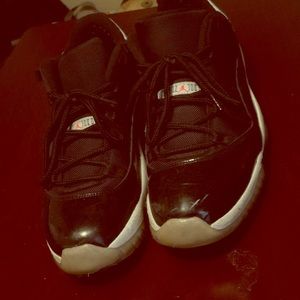 Jordan Low 11’s